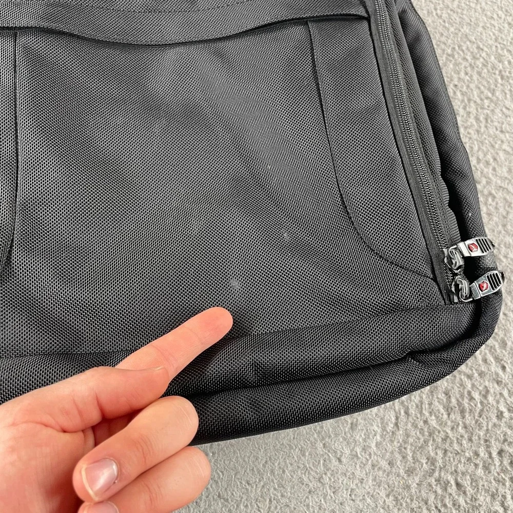 Victorinox Black Laptop Bag/Briefcase w/Multiple Pockets, fits 16
